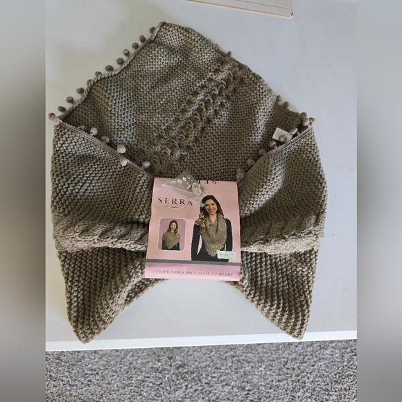 Sierra Scarf Chunky Knit Cowl Neck Gray Infinity Warmer Asymmetrical Cable knit - Picture 3 of 8